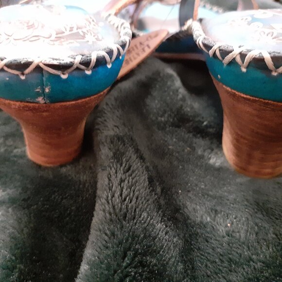 SPRING STEP LEATHER FLOWER LOW HEELS NEW WITH TAGS BEAUTIFUL BEAUTIFUL - Picture 16 of 16